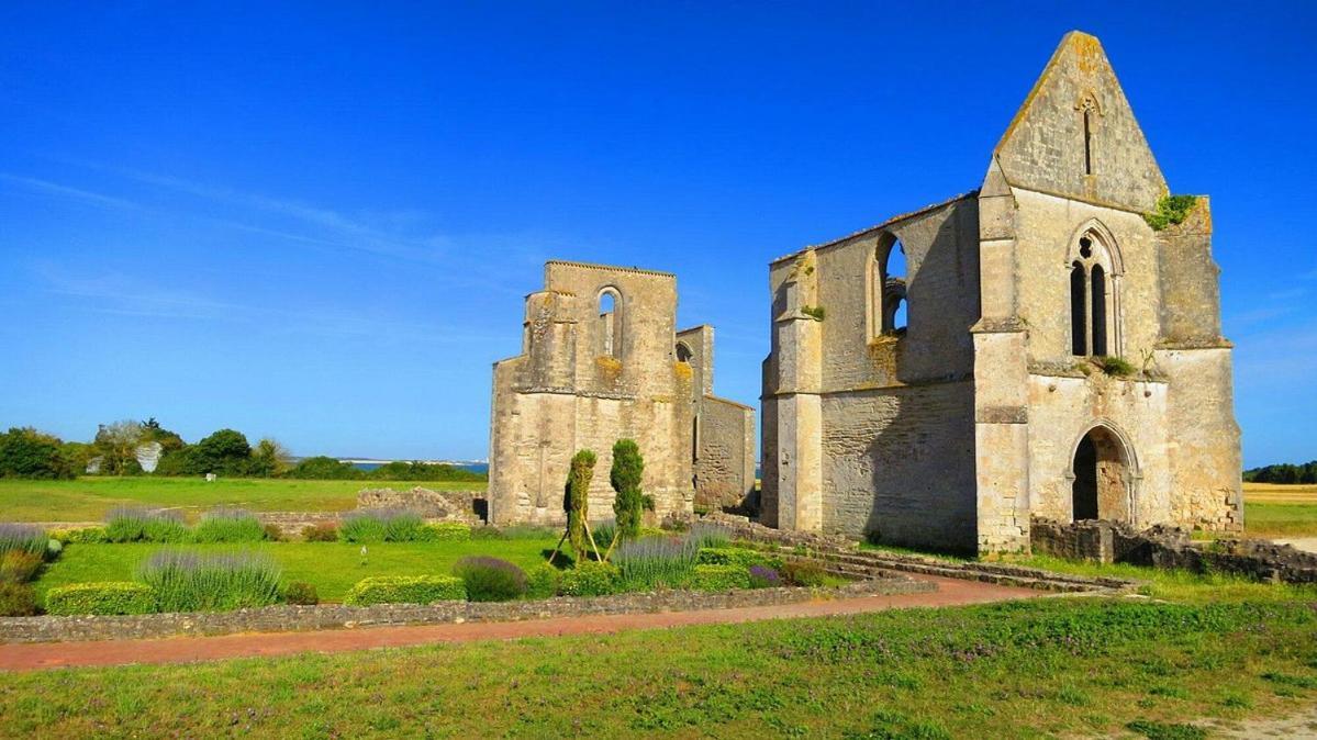 Le Phare Du Bout Du Monde - Logement Proche Du Port La Flotte Exterior foto